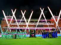 时而又陷入 时而又陷入